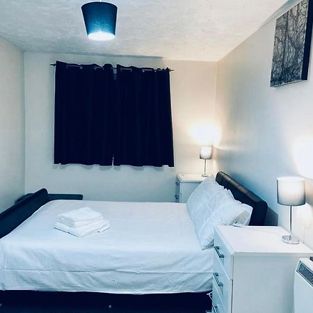 Service Apartment Thamesmead  Extérieur photo