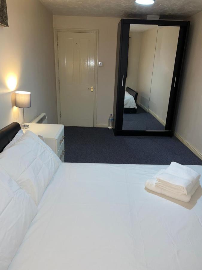 Service Apartment Thamesmead  Extérieur photo